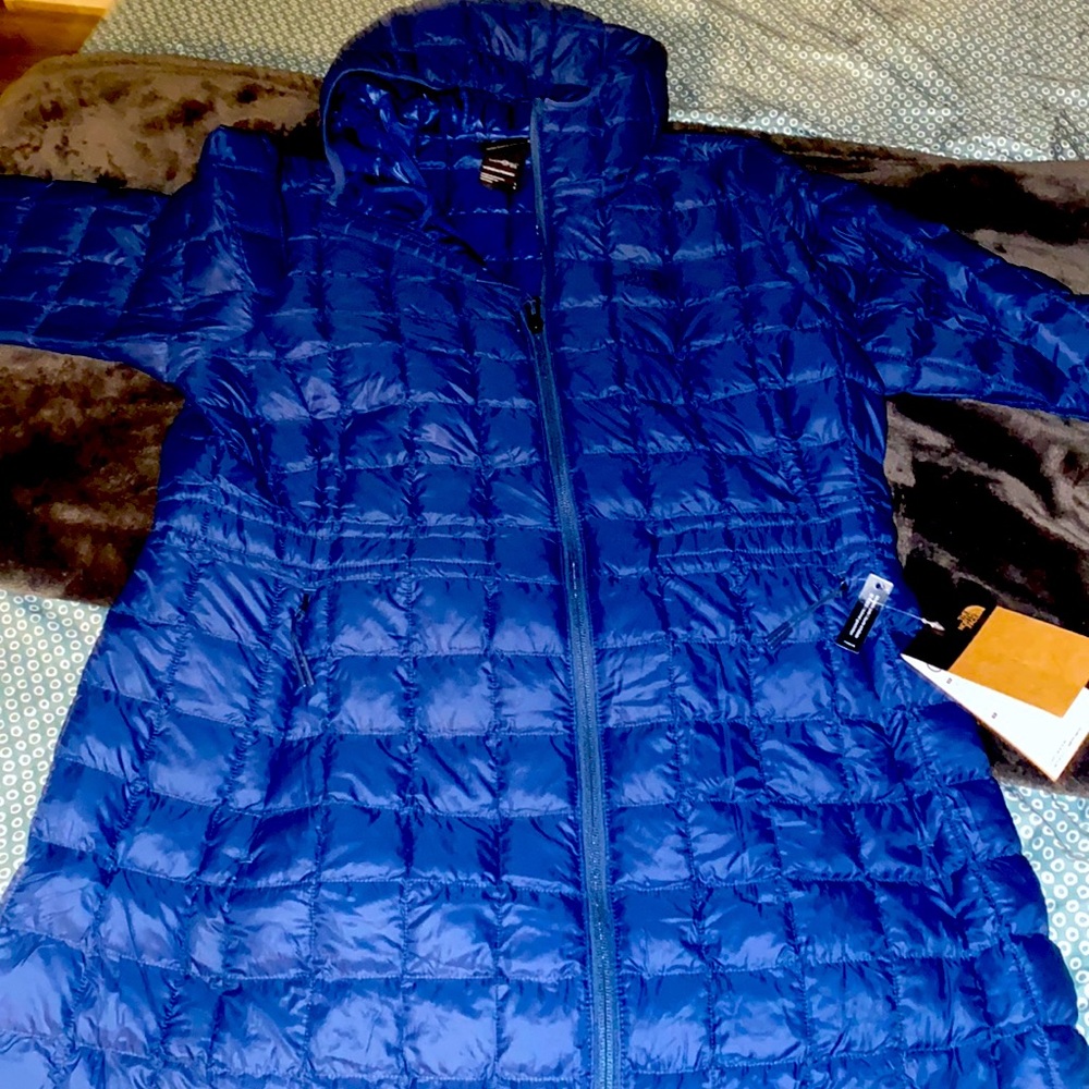 North face thermo ball eco parka womens large jacket. Brand new with tags.